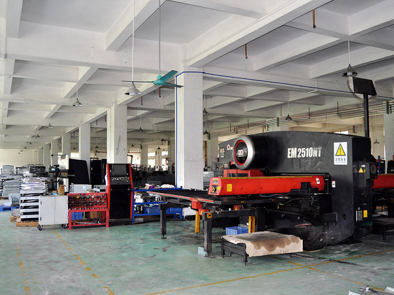 صور معدات المصانع