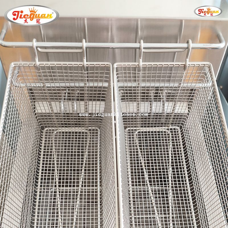 1 مقلاة كهربائية مع مؤقت 